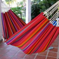 Hamaca para el juego y descanso. A los niños les encanta acostarse y enrollarse en ella.  - una experiencia que siempre recordarán.   