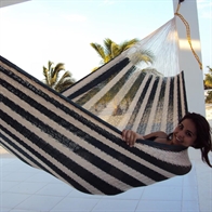 Las hamacas son flexibles a lo ancho, así que entre más ancha, más flexible es la hamaca también. Increíble hamaca para toda la familia.